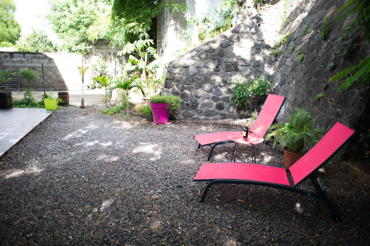 Le Bambou T3 Centre Ville Sainte Clotilde Rez De Jardin Bois de Nefles  Exteriér fotografie